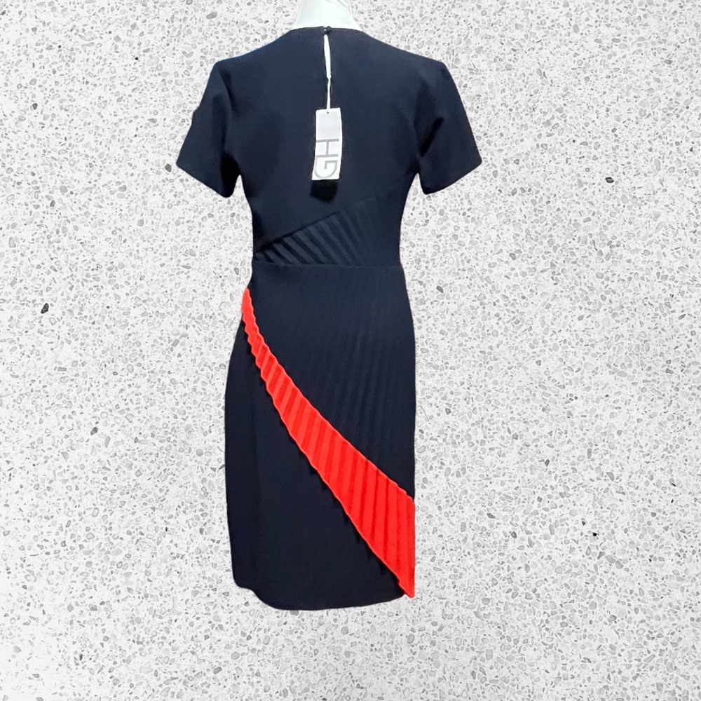 Elegant Navy and Red Pleated Dress - Picture 4 of 7